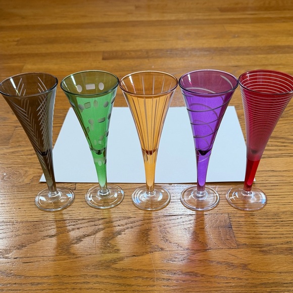 Vintage Etched Colorful Patterned Glasses Approx 6.5 inches tall 2.5 in width - Picture 2 of 16